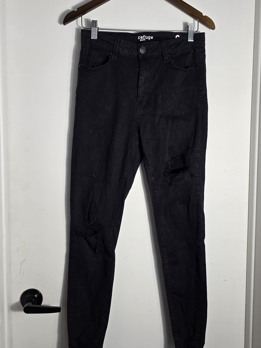 refuge Black Skinny Distressed Jeans